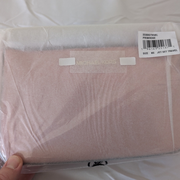 Michael Kors Medium Convertible Crossbody Pink - Picture 4 of 4